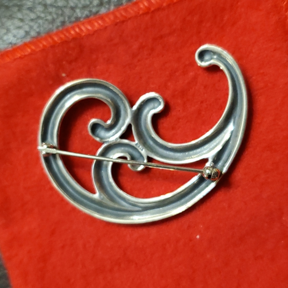 Large Retired James Avery Scroll Style Brooch - image 4